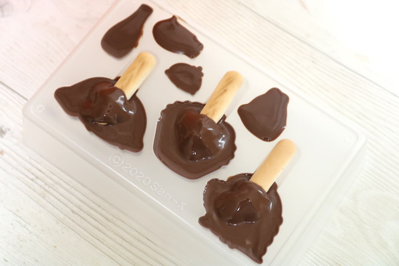 Tasting "Sumikko Gurashi Homemade Cooking-Let's make chocolate fun!"