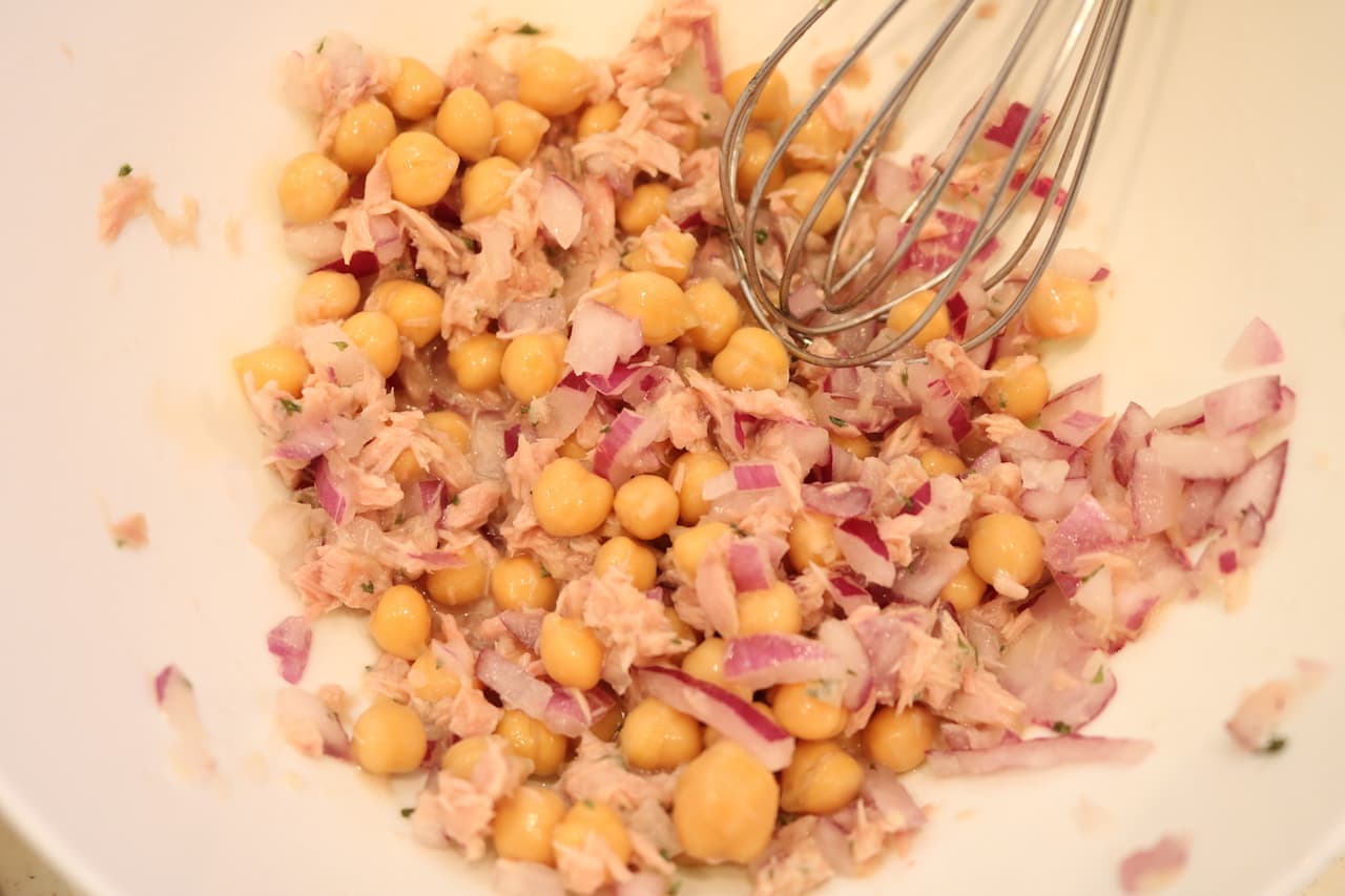 レシピ「ひよこ豆のツナサラダ」