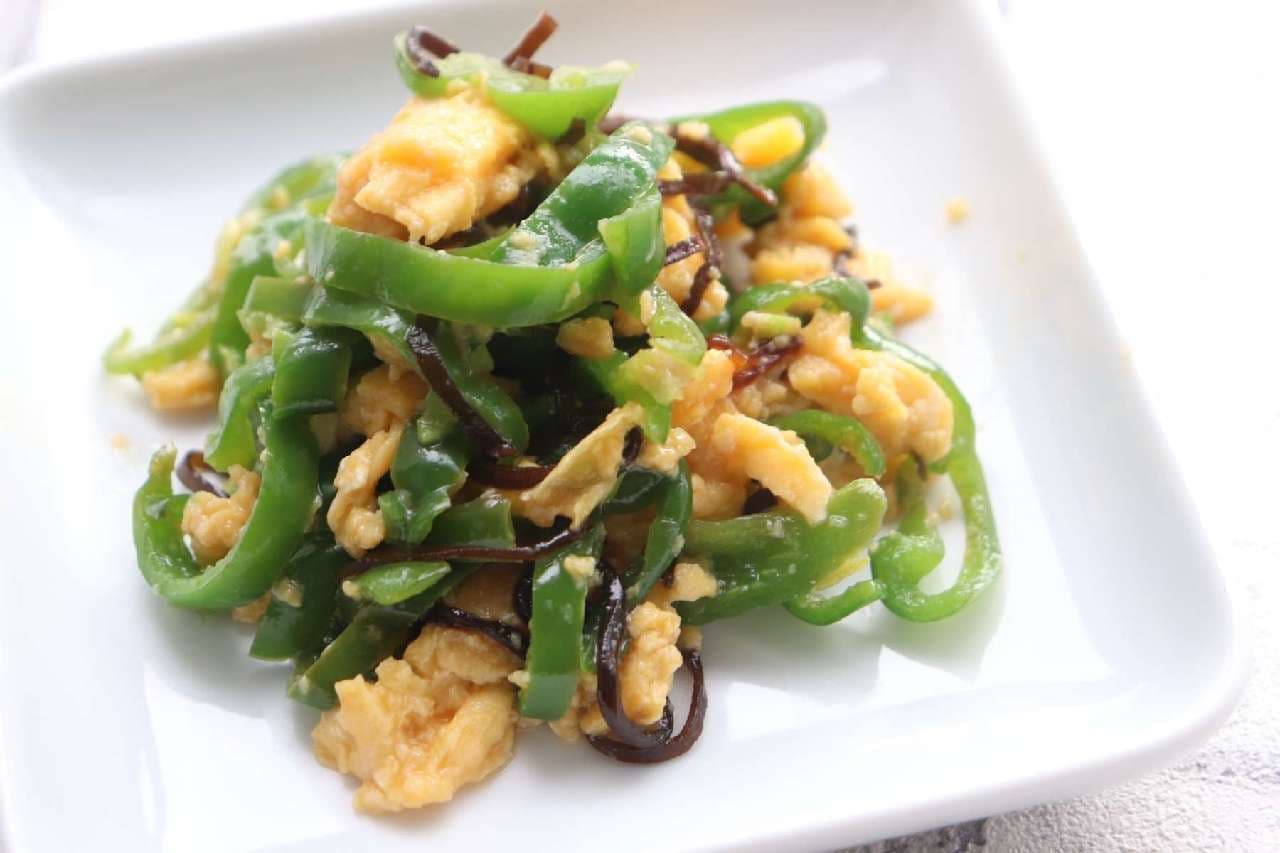 Green pepper and egg with salted kelp