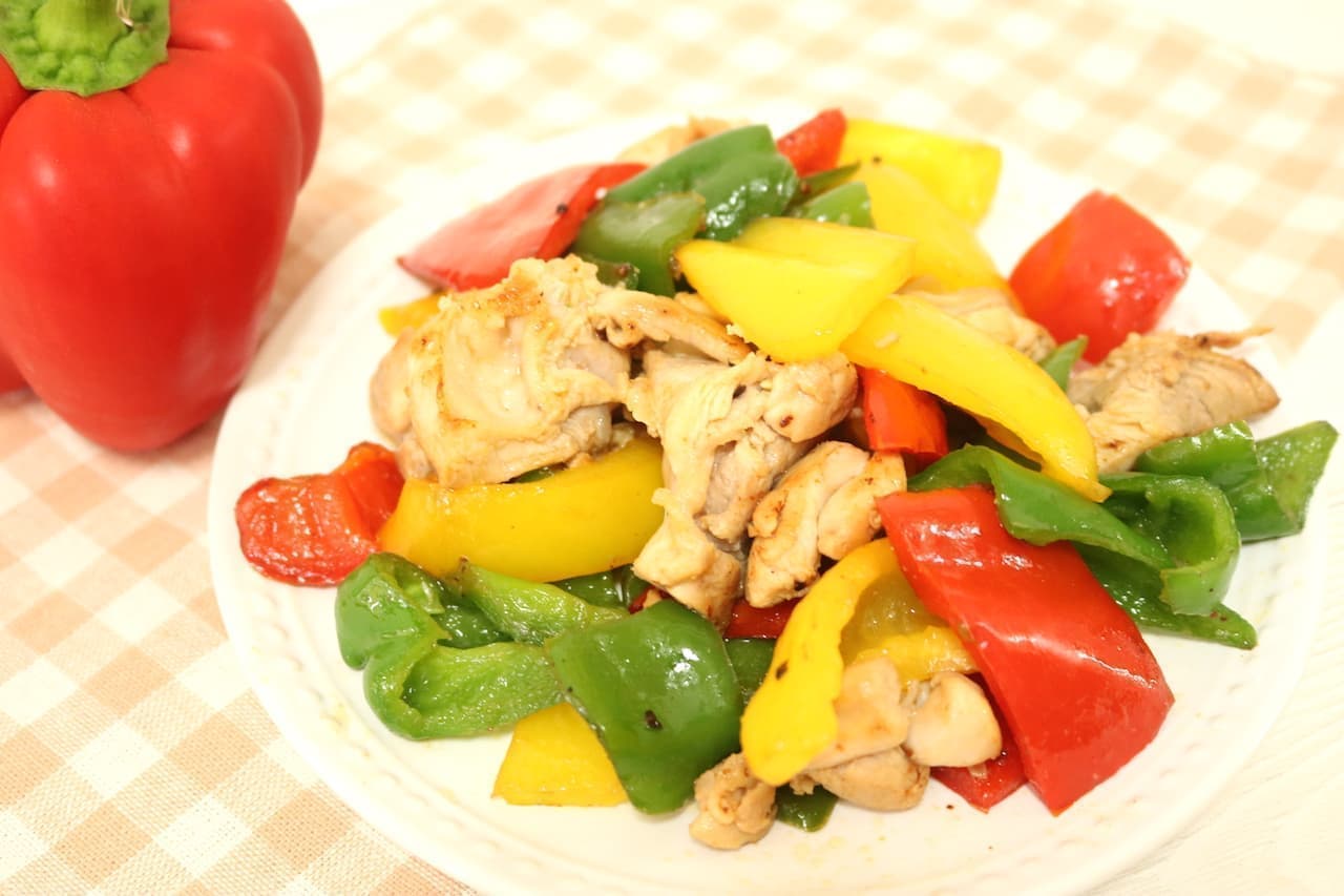 Ethnic stir-fried peppers and paprika