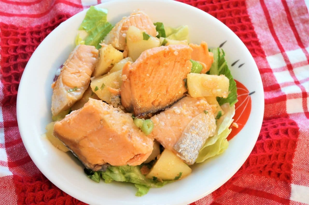 Stir-fried salmon with potato butter and soy sauce