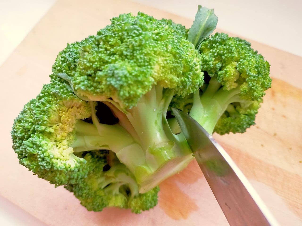 Step 2 How to cut broccoli