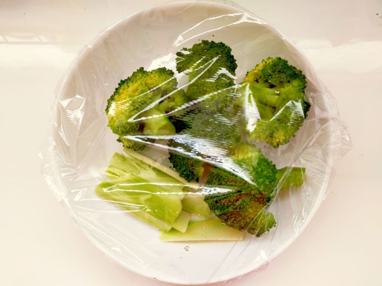 Step 2 How to steam broccoli in the microwave
