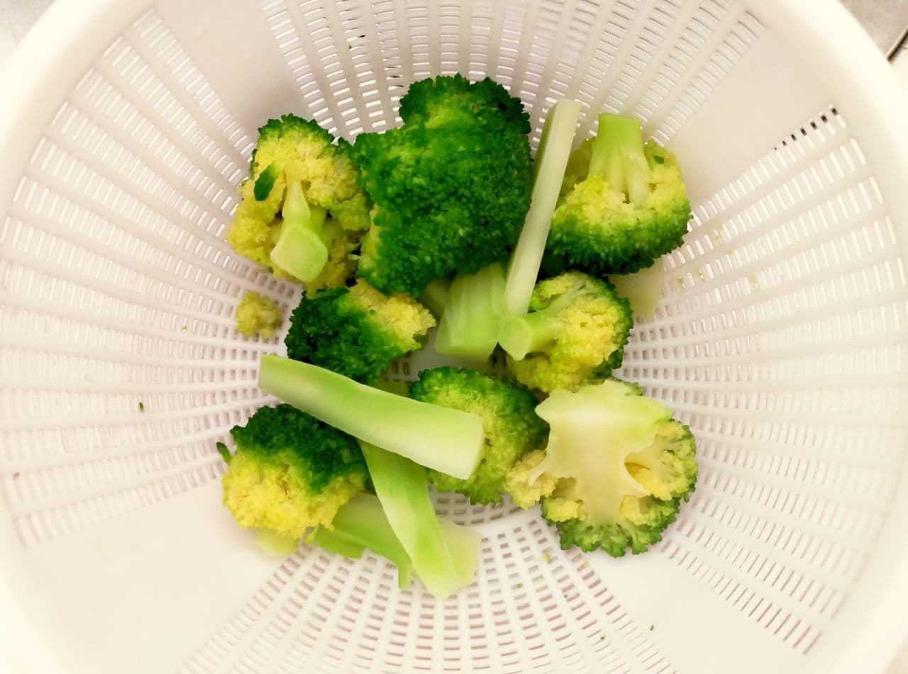 Step 4 How to steam broccoli in the microwave