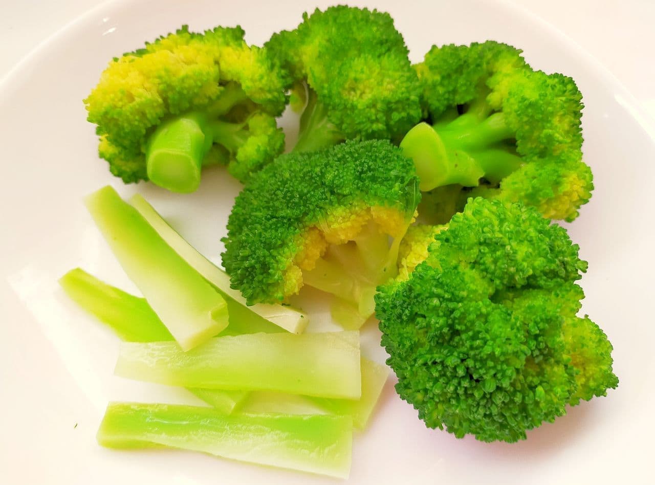 How to steam broccoli in the microwave