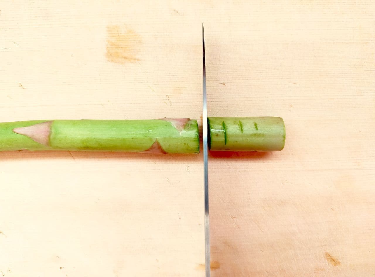 Step 2: How to prepare asparagus