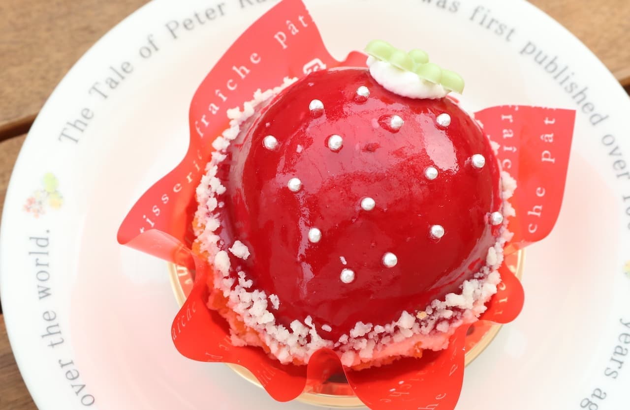 Chateraise "Manmaru Strawberry Cake"
