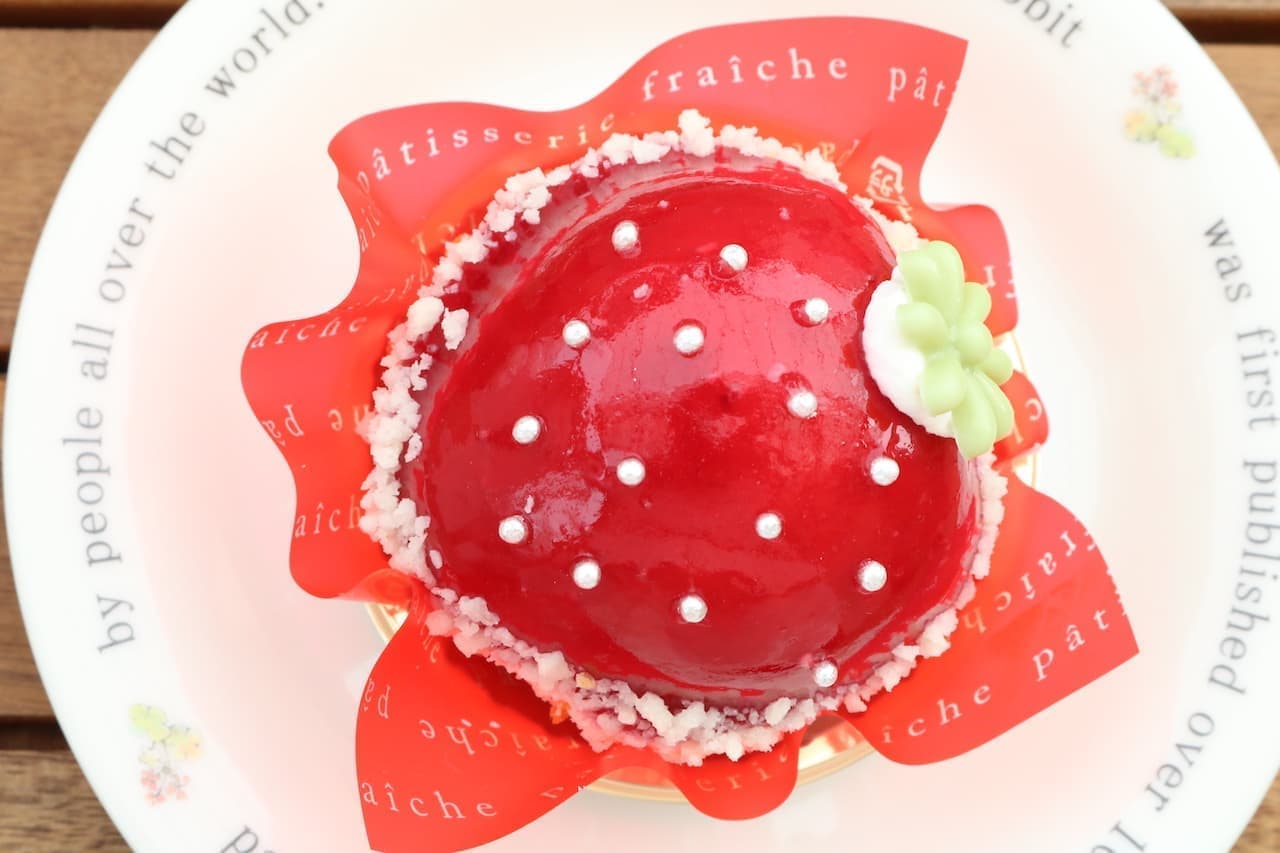 Chateraise "Manmaru Strawberry Cake"