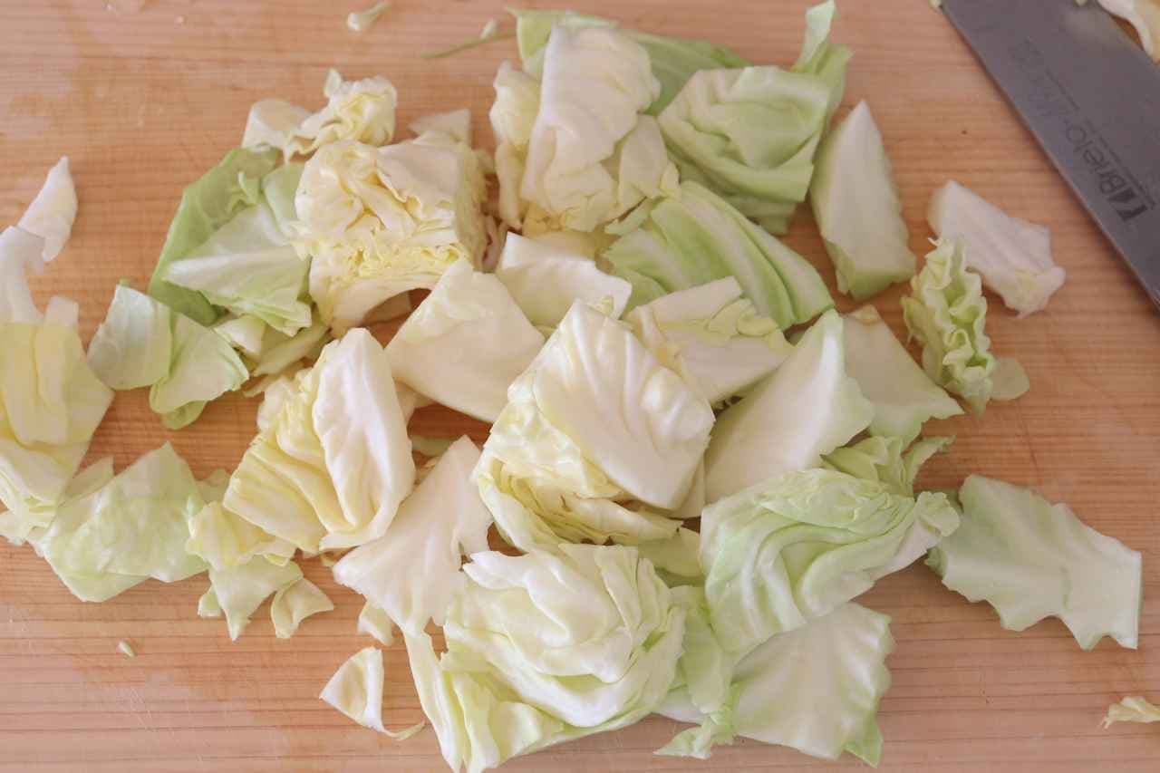 Stir-fried cabbage scented soup