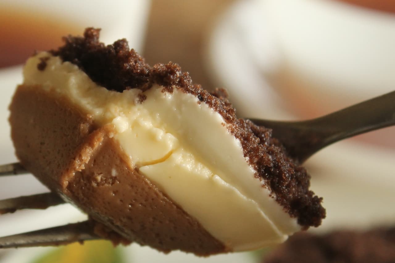 FamilyMart "Chocolat Cheesecake"