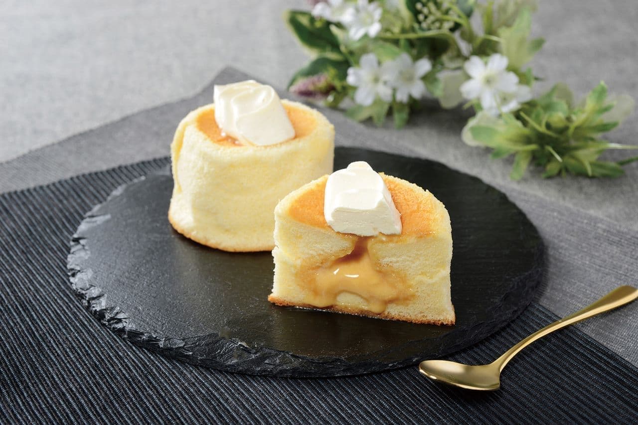 Lawson "Uchi Cafe Specialite 3 kinds of butter fluffy cake (with charred butter sauce)"