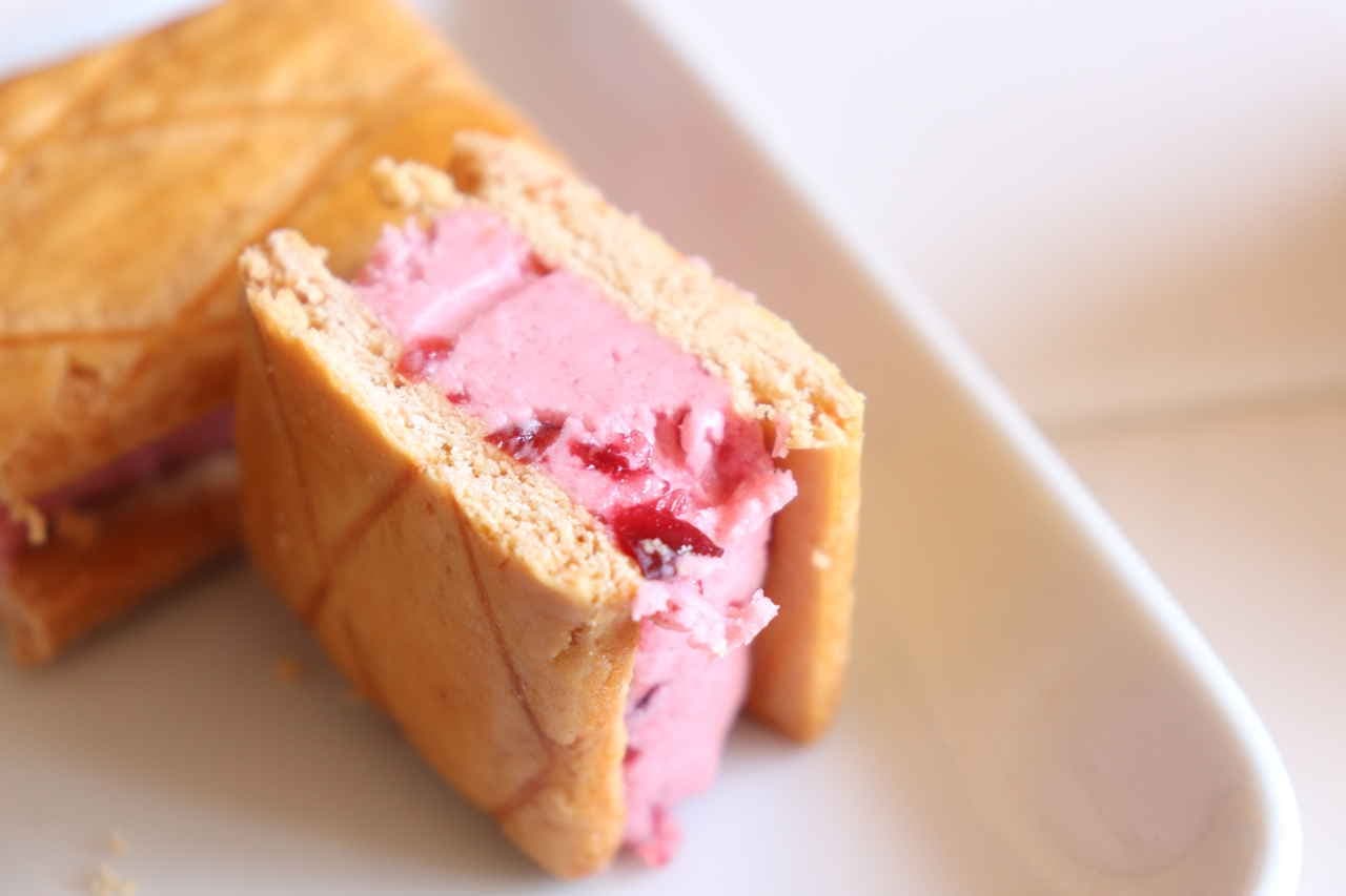 Lawson "Flower Strawberry Butter Biscuit Sandwich"