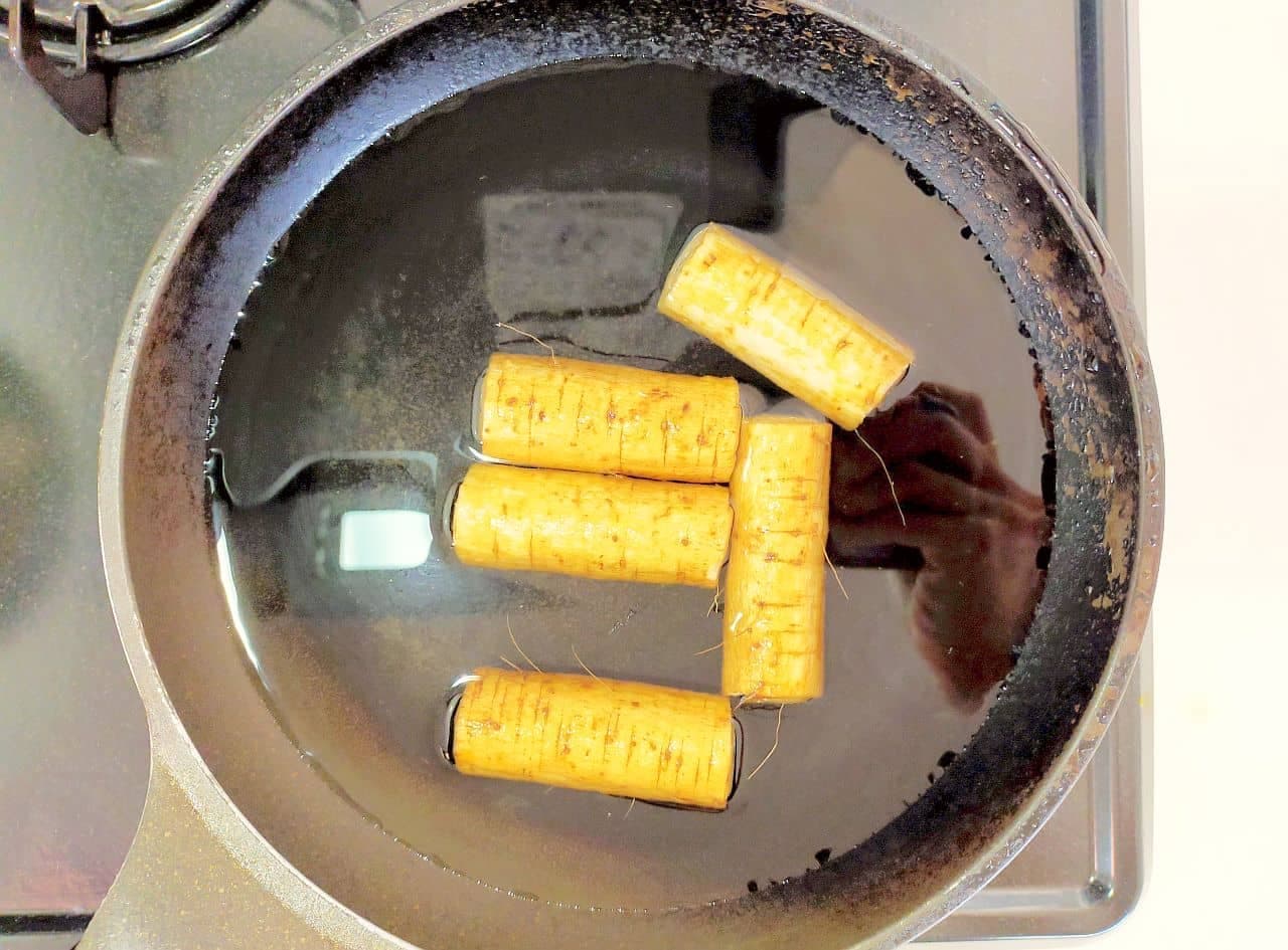 Recipe for "Gobo no fry pan ni nimono" (Burdock root cooked in a frying pan)