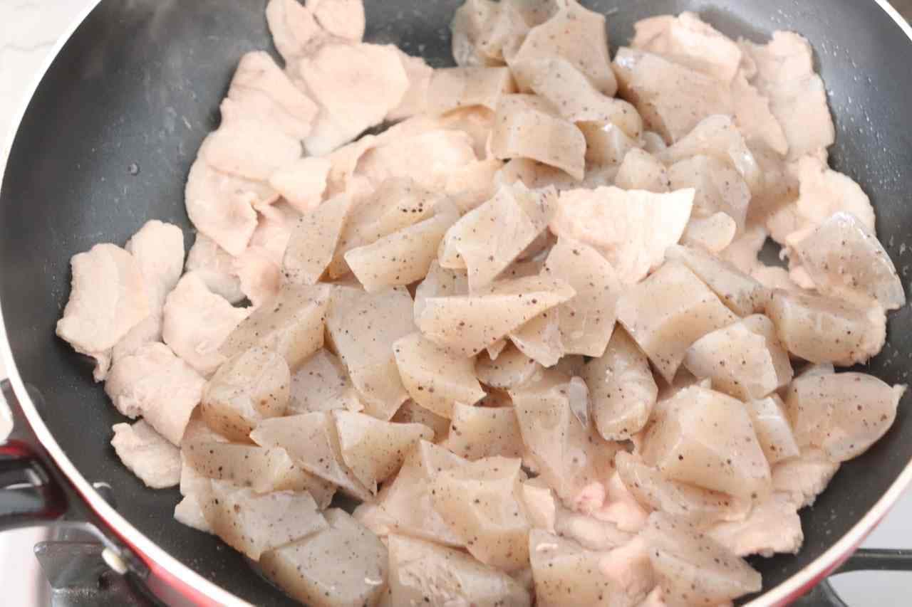 Stir-fried pork konjac