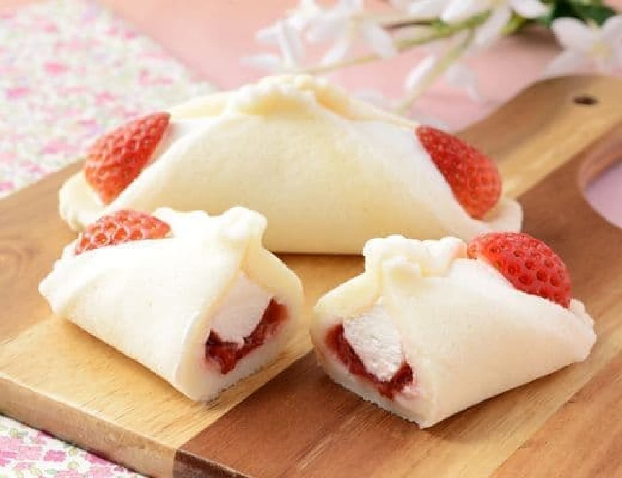 Lawson "Kururin -Tsubumochikururin Cake (Strawberry Milk)-"