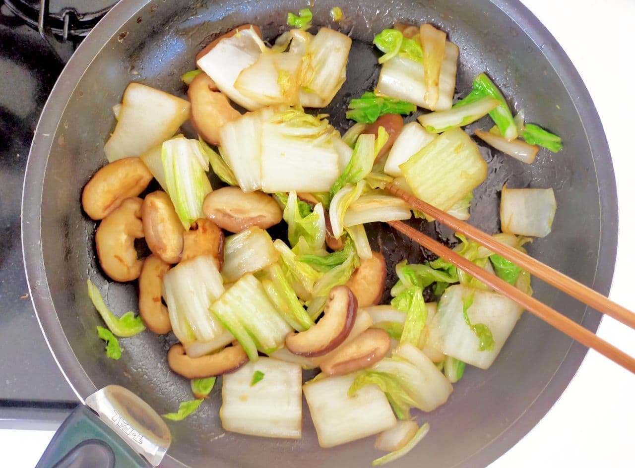 "Chinese cabbage and shiitake butter saute" recipe