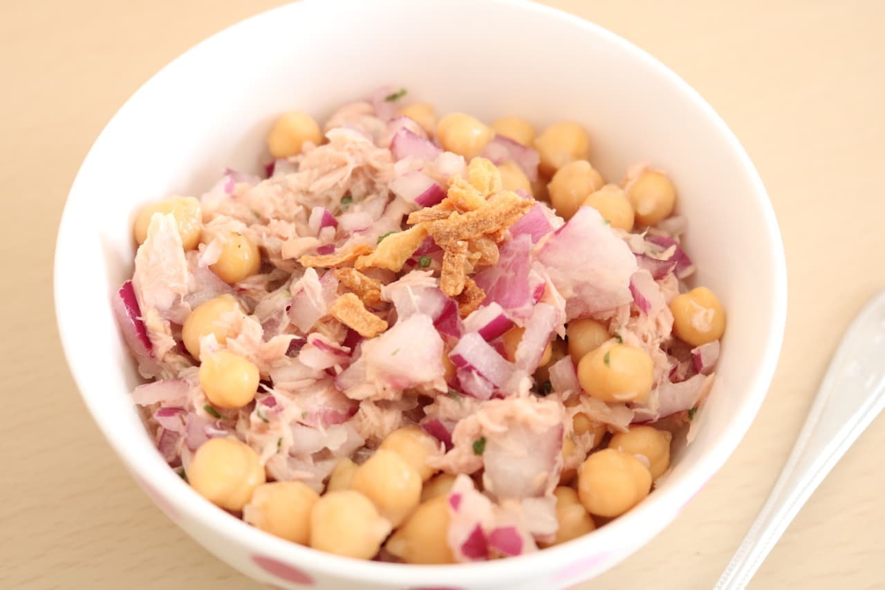 Simple recipe "chickpea tuna salad"