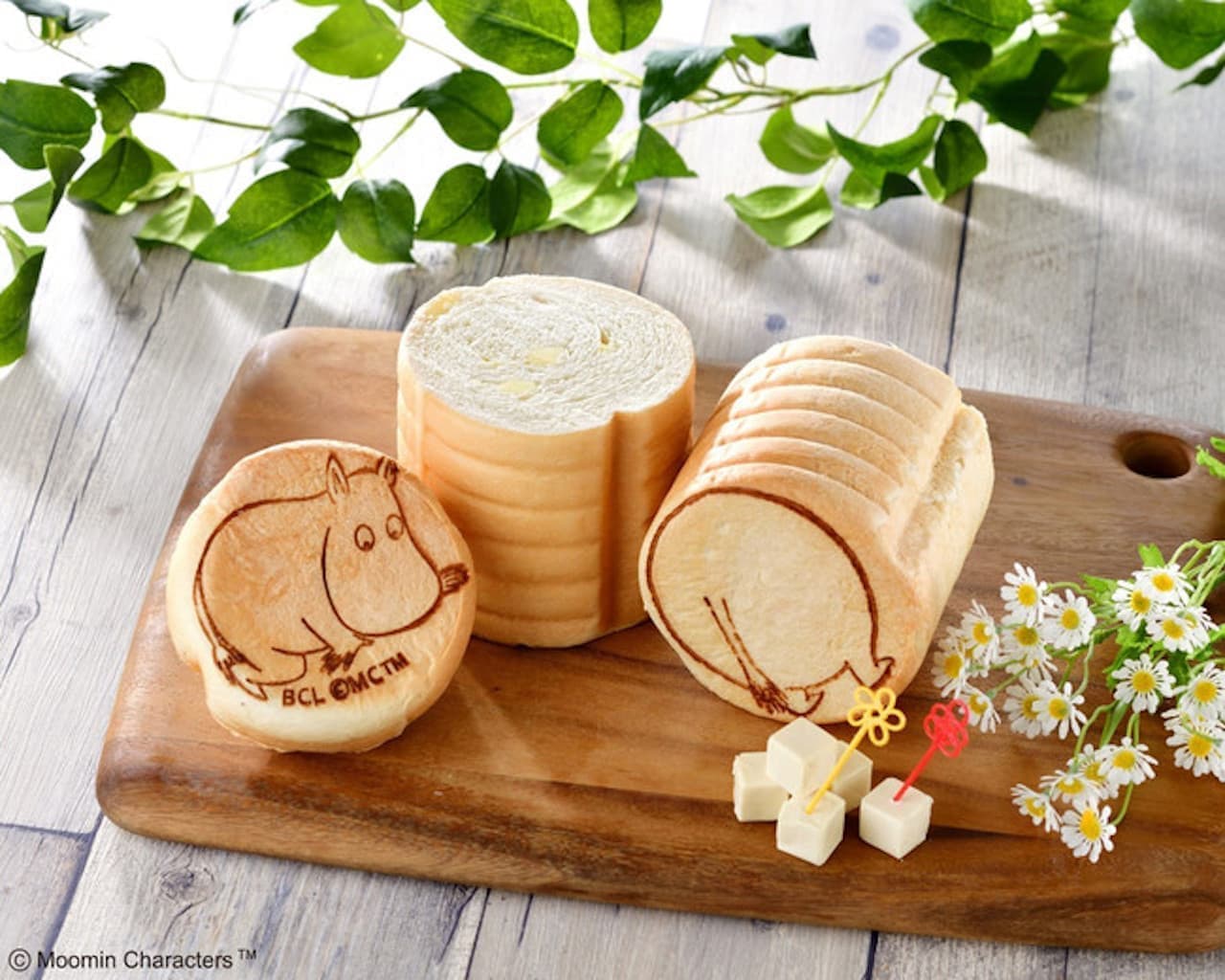 ムーミンカフェ「ムーミンまんまるおしりパン ごろごろチーズ」期間限定