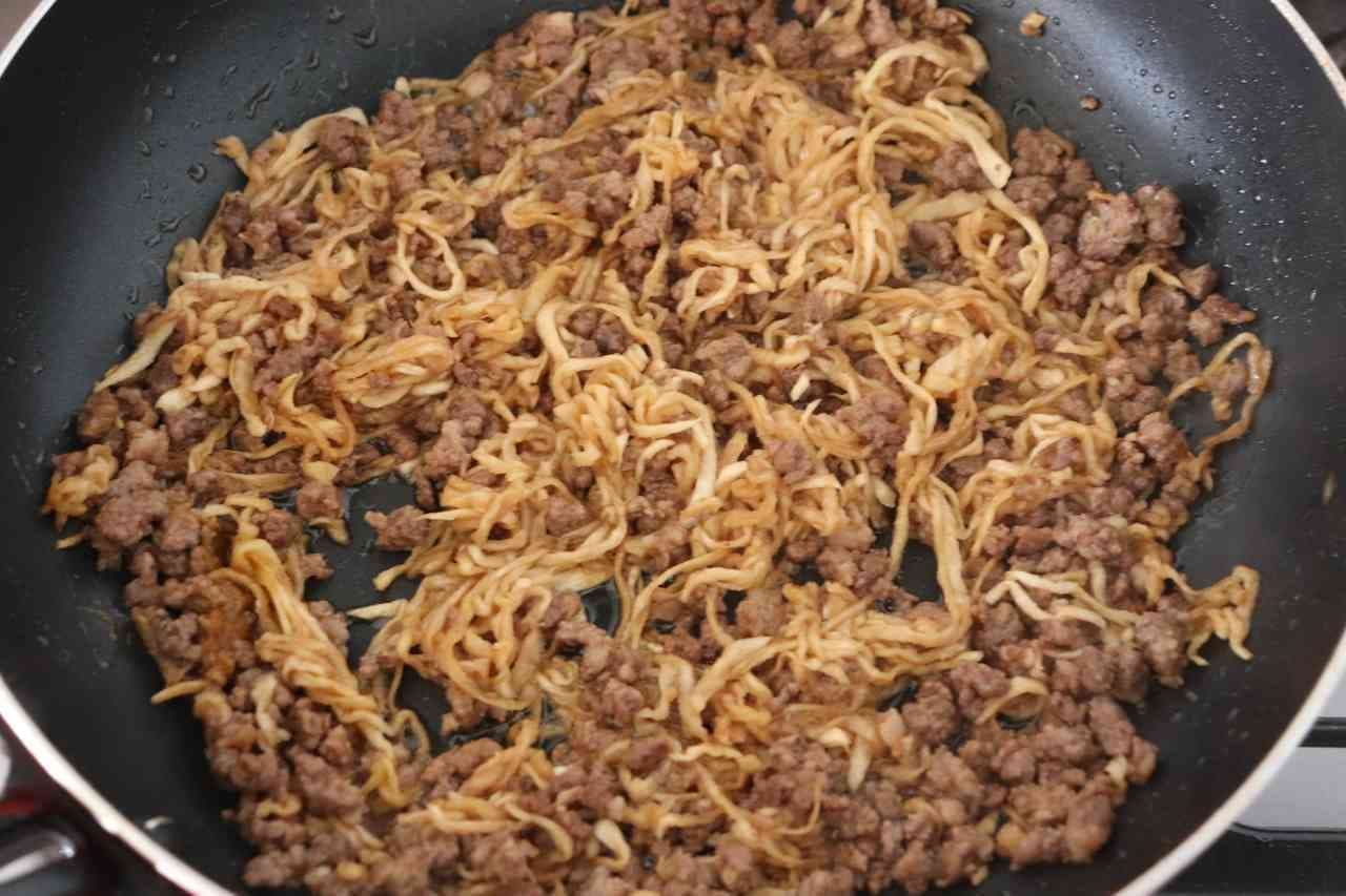 Stir-fried dried daikon and minced meat curry