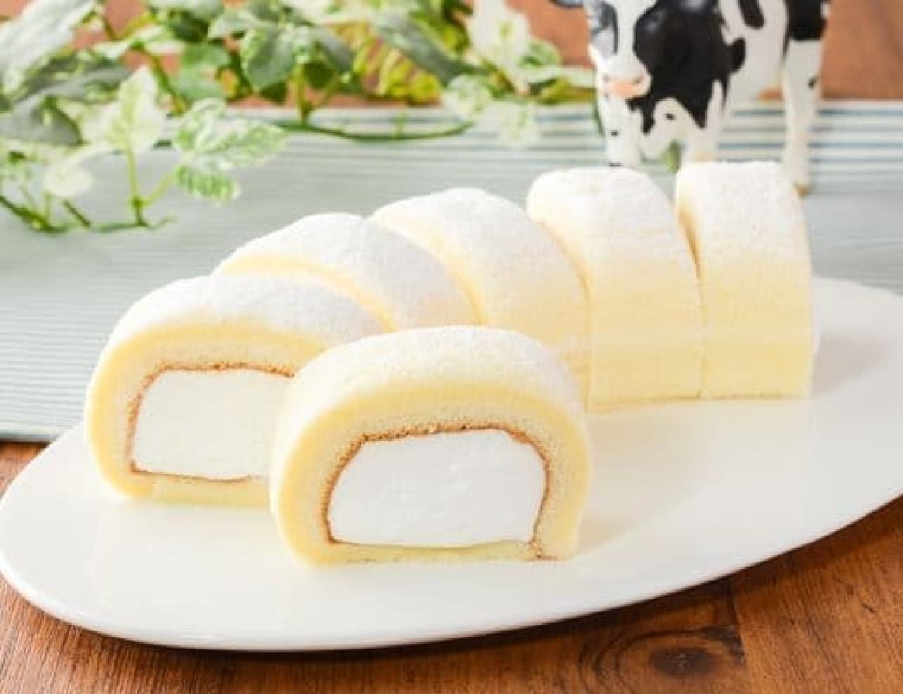 Lawson "Mochi texture roll (cream with Hokkaido milk)"