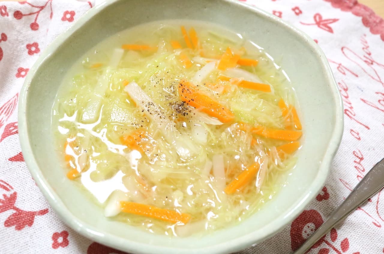 レシピ お腹に優しい 生姜と野菜のコンソメスープ ほっと温まる簡単スープ えん食べ