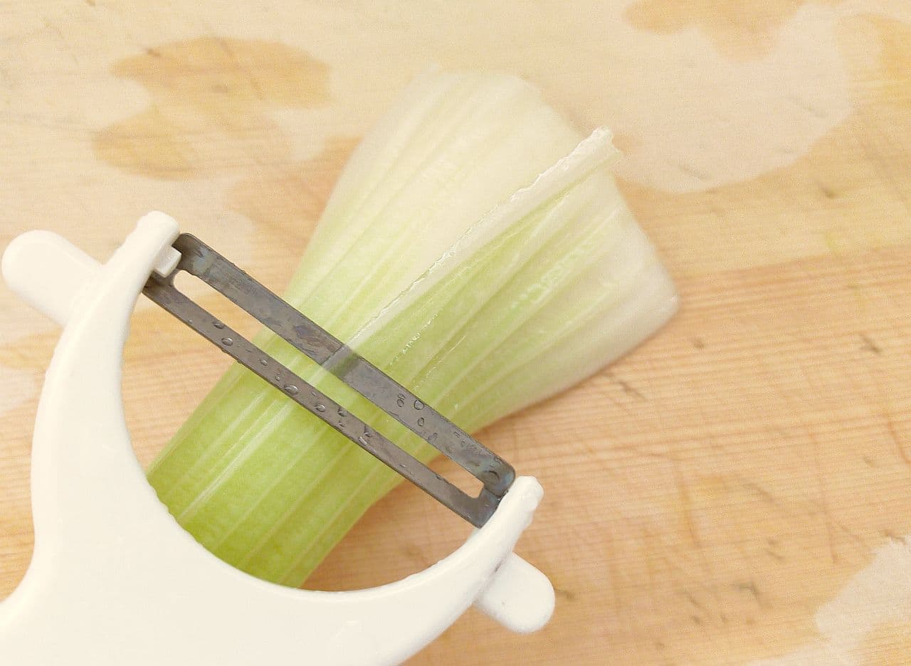 Step 4 How to remove celery streaks