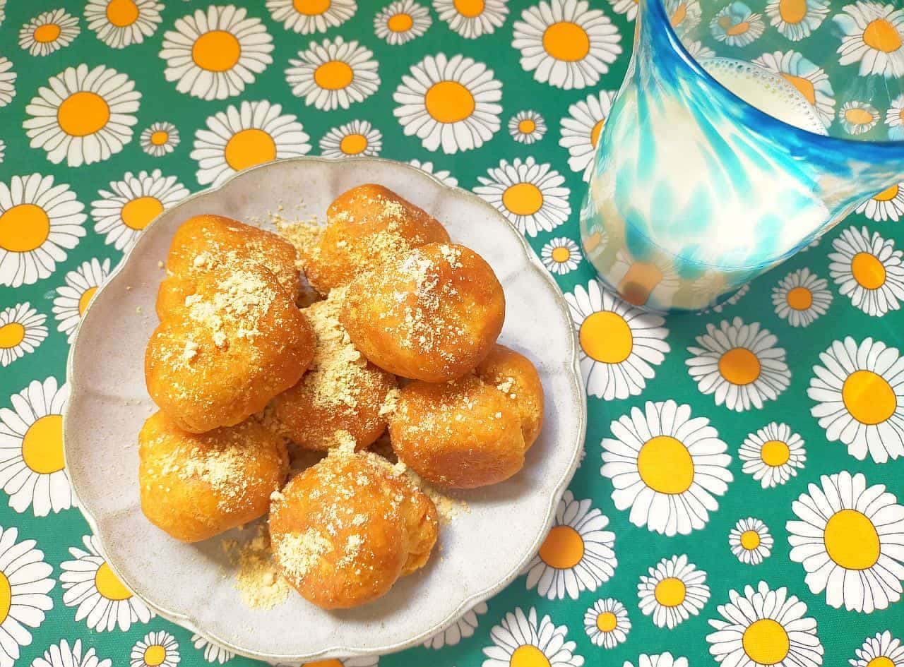 "Mochimochi brown sugar donut" recipe with pancake mix and Shiratamako
