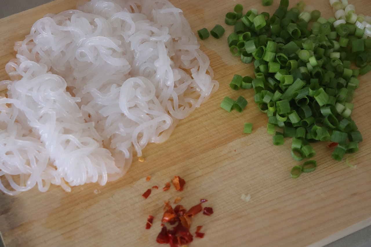 Spicy shirataki noodles that can be made quickly