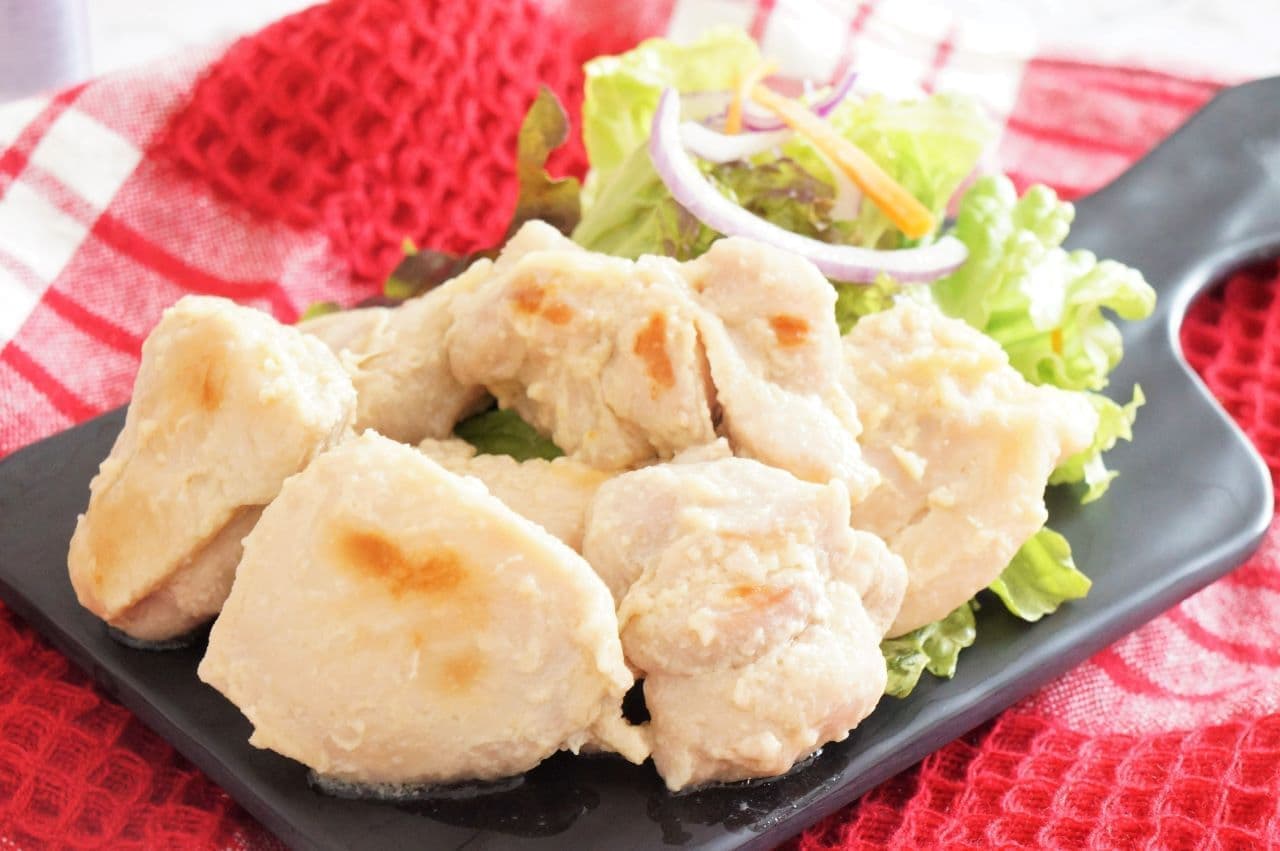 Grilled chicken thighs in Saikyo