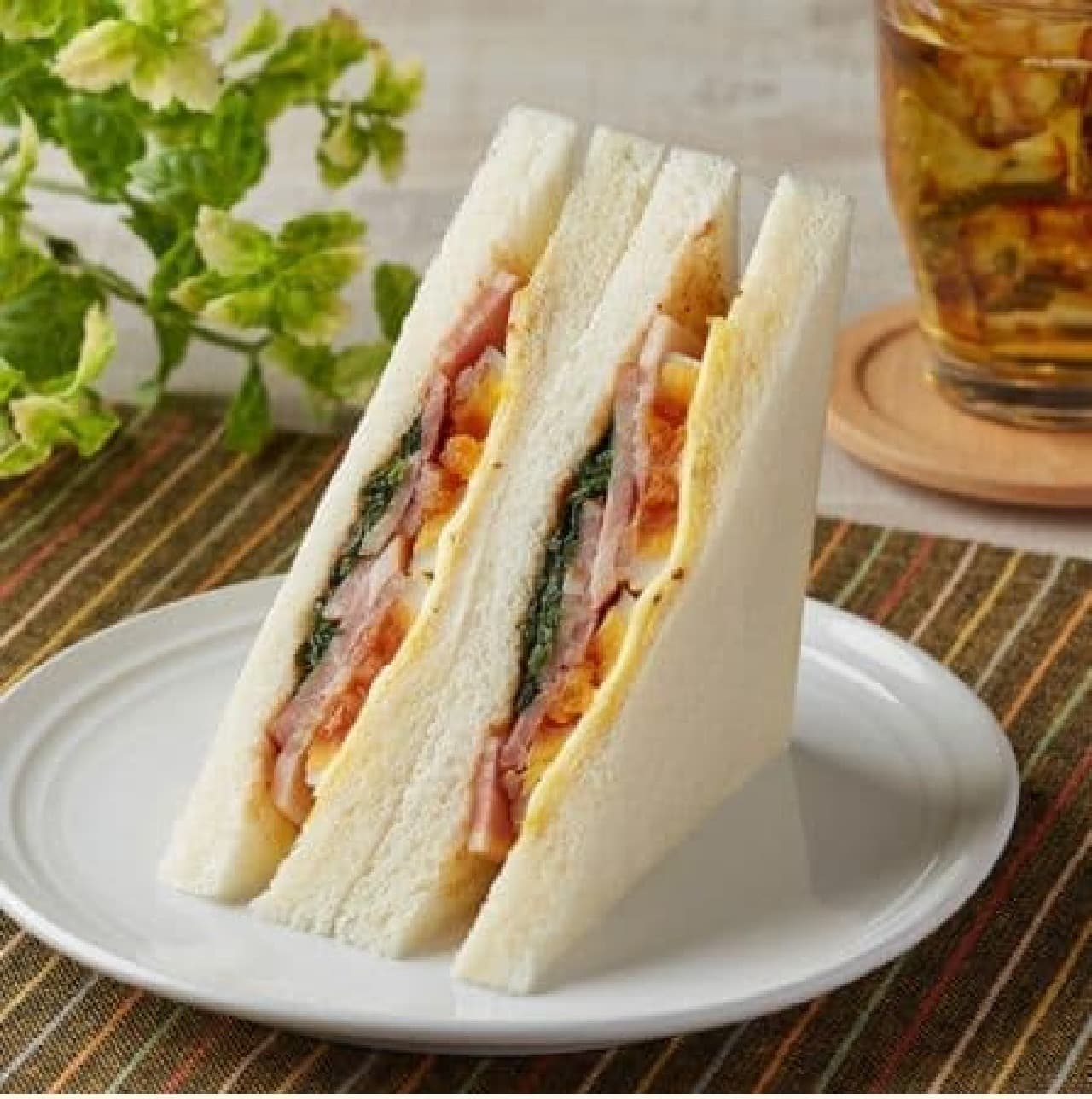 FamilyMart "Bacon and soft-boiled egg sandwich"