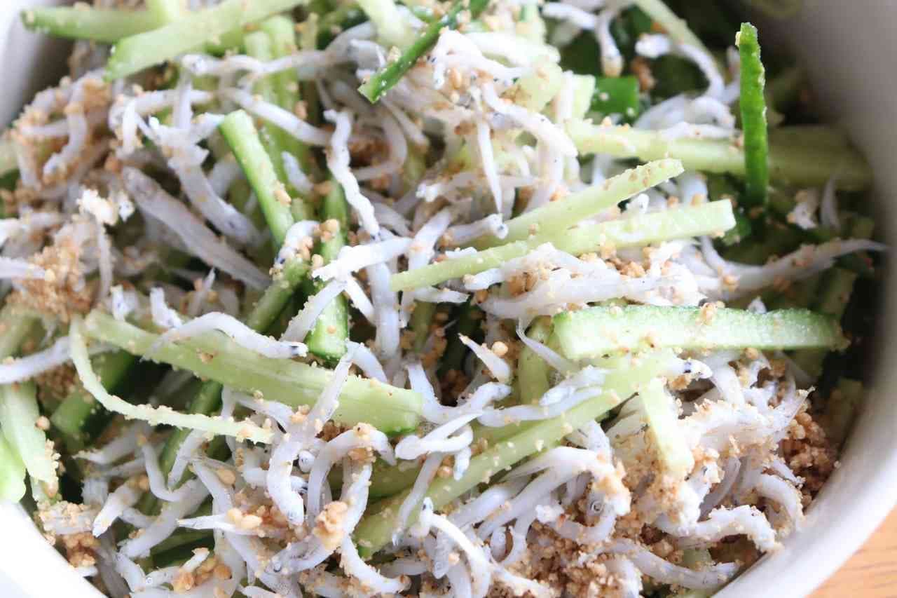 Shirasu cucumber salad
