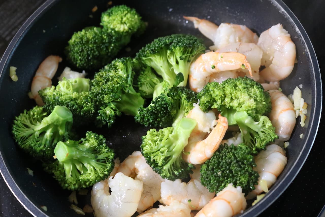 Recipe "stir-fried shrimp and broccoli garlic"