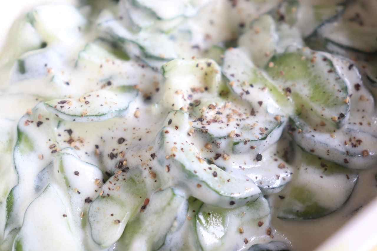 Cucumber yogurt salad
