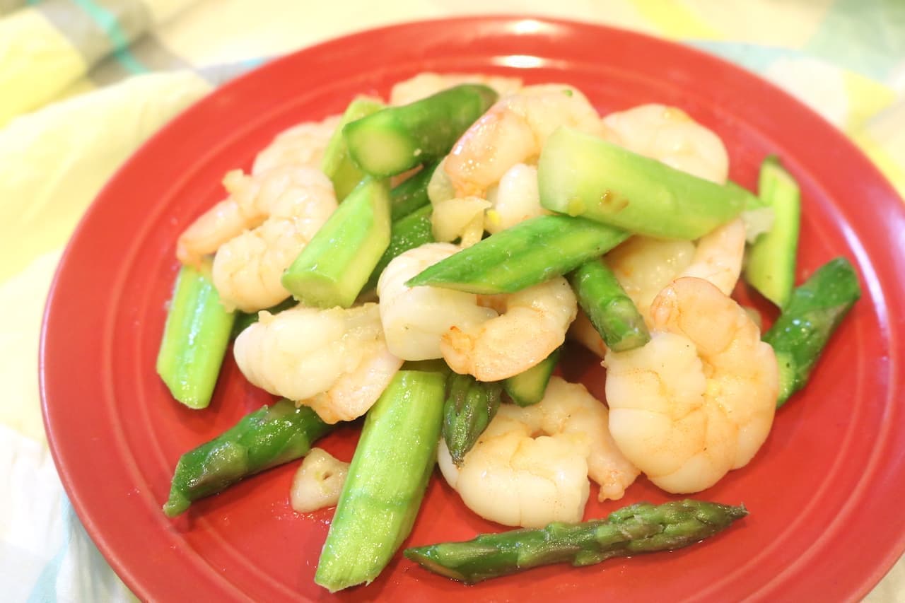 Simple recipe for "stir-fried shrimp and asparagus"