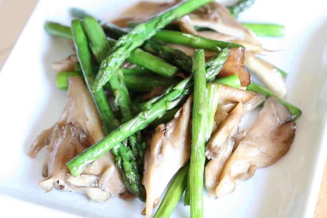 "Maitake asparagus stir-fried in butter and soy sauce" simple recipe