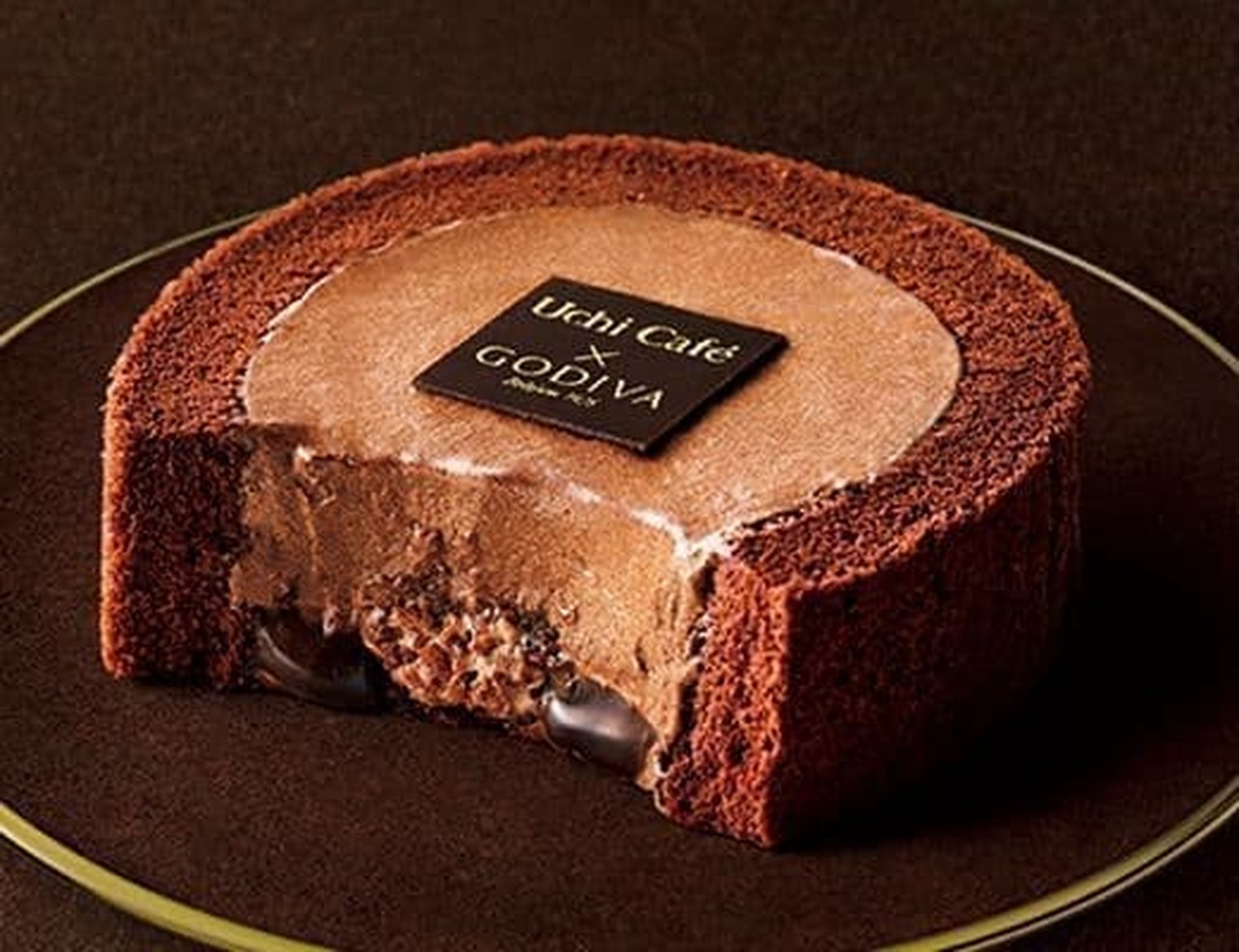 Lawson "Uchi Cafe x GODIVA Chocolat Roll Cake"