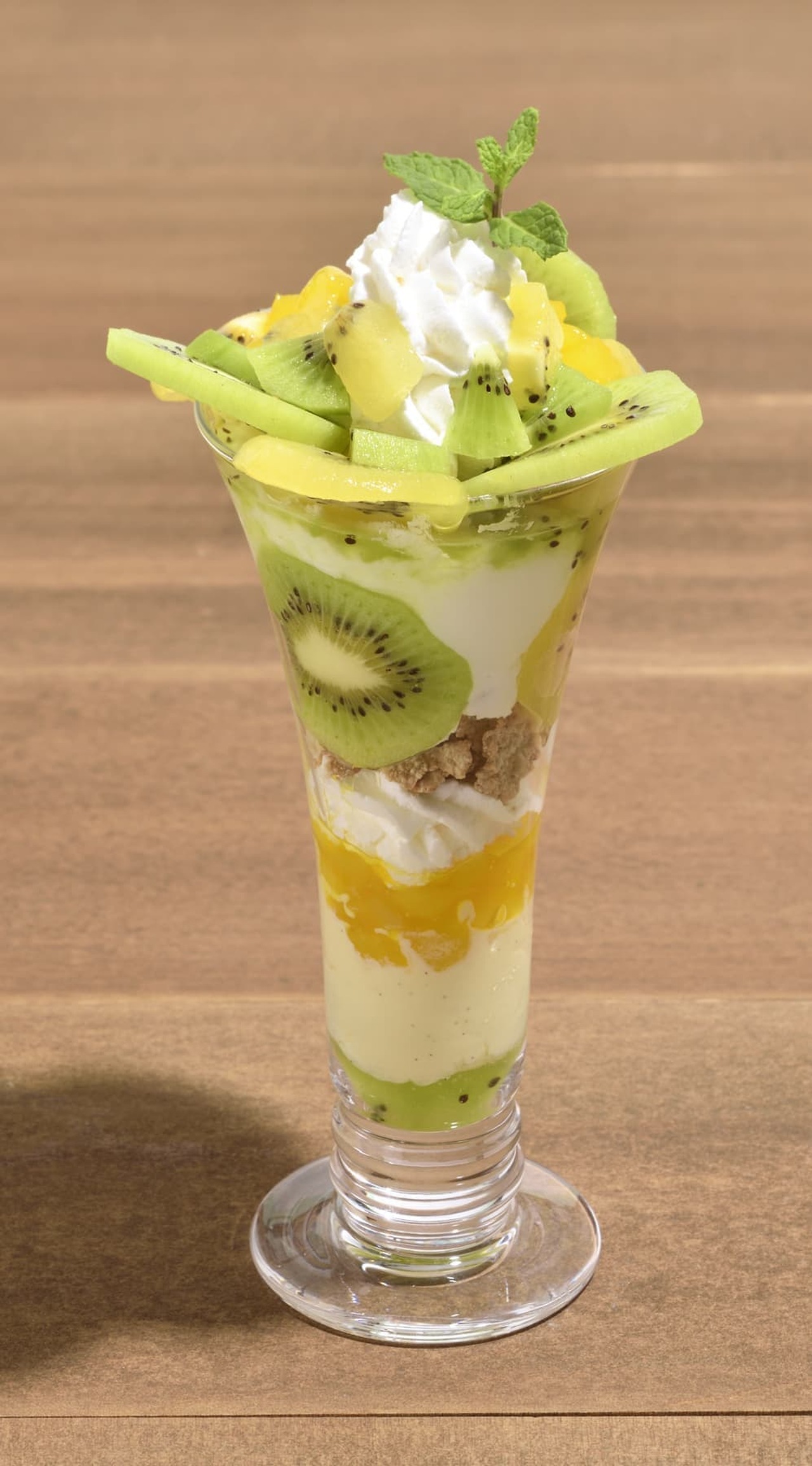 Ginza Cozy Corner "W Kiwi & Yogurt Parfait"