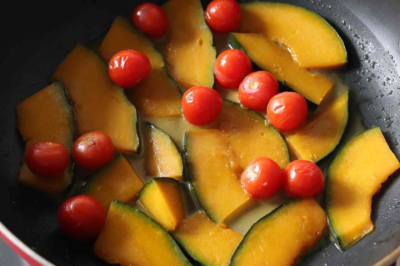 Pumpkin and cherry tomatoes boiled in butter