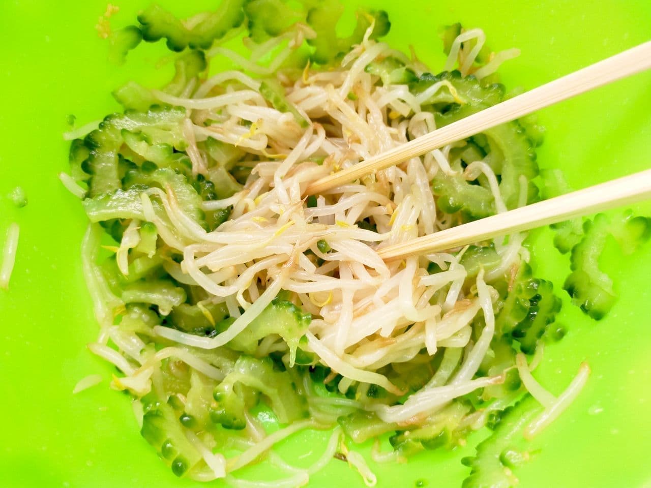 "Bitter gourd and bean sprout addictive namul" recipe