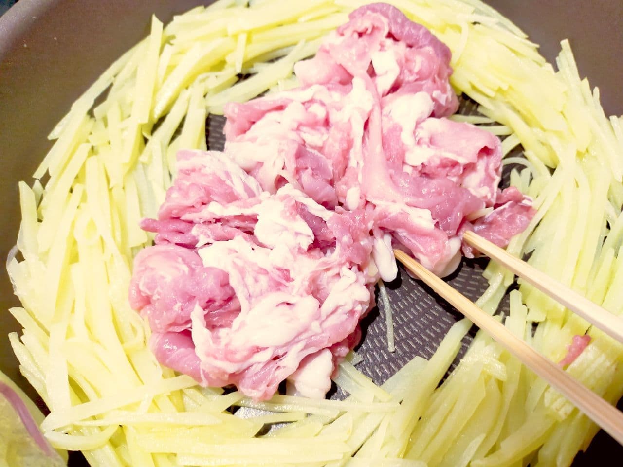 「豚肉とじゃがいものスタミナ炒め」レシピ