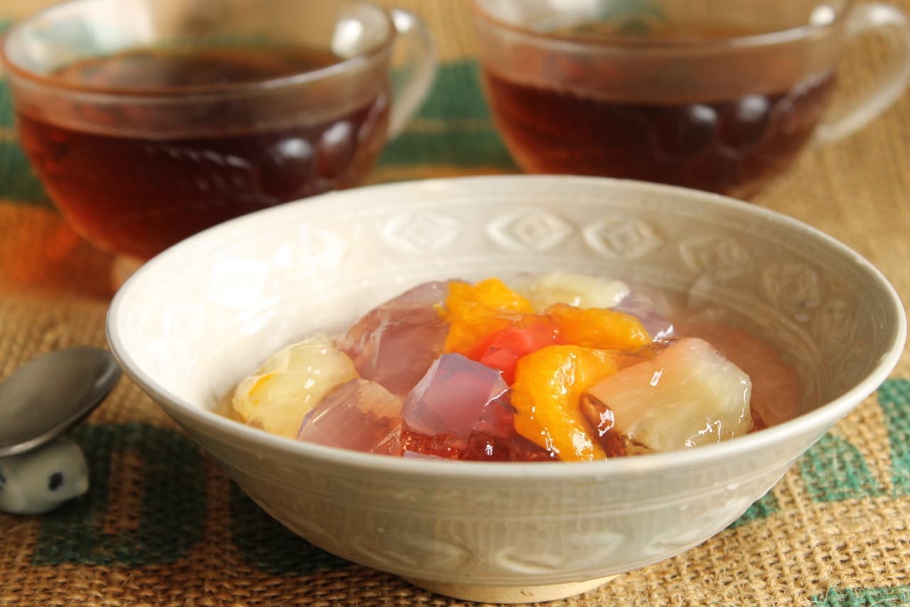 7-ELEVEN "Korean fruit punch Hanana pomegranate vinegar used"