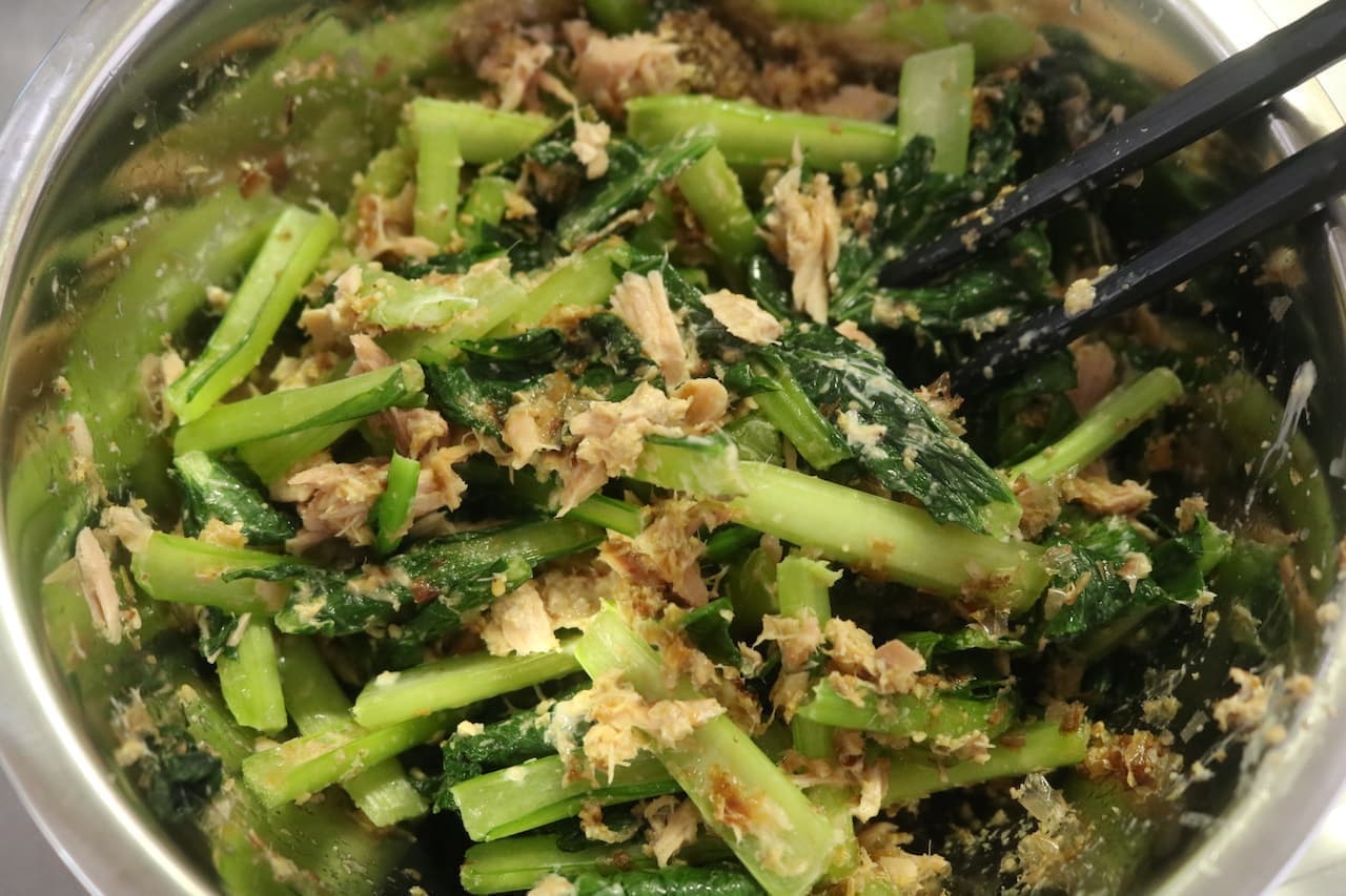 レシピ「ツナと小松菜の簡単サラダ」