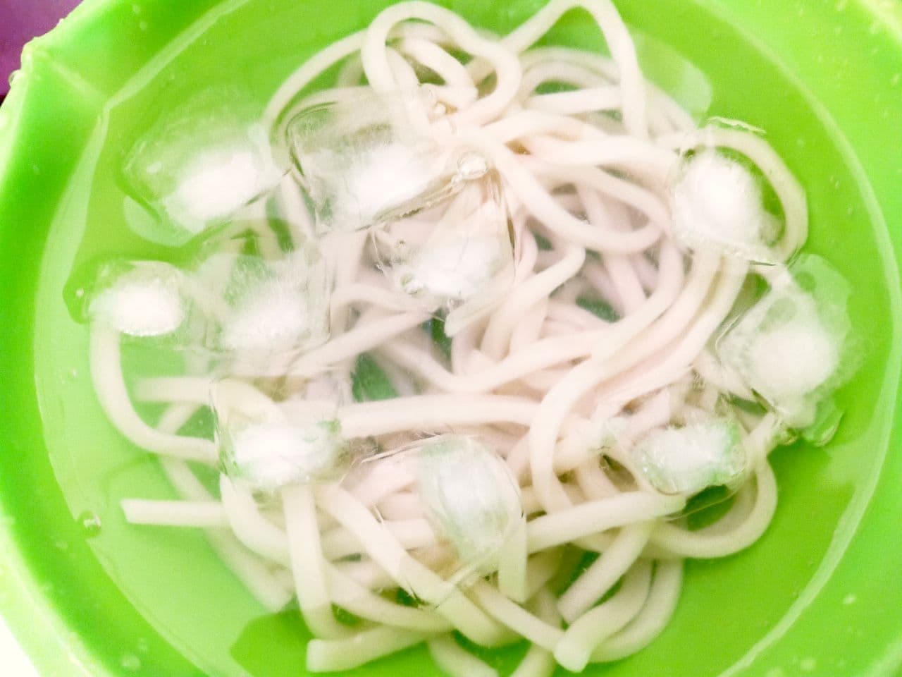 Step 3: How to defrost frozen udon noodles to make them sticky