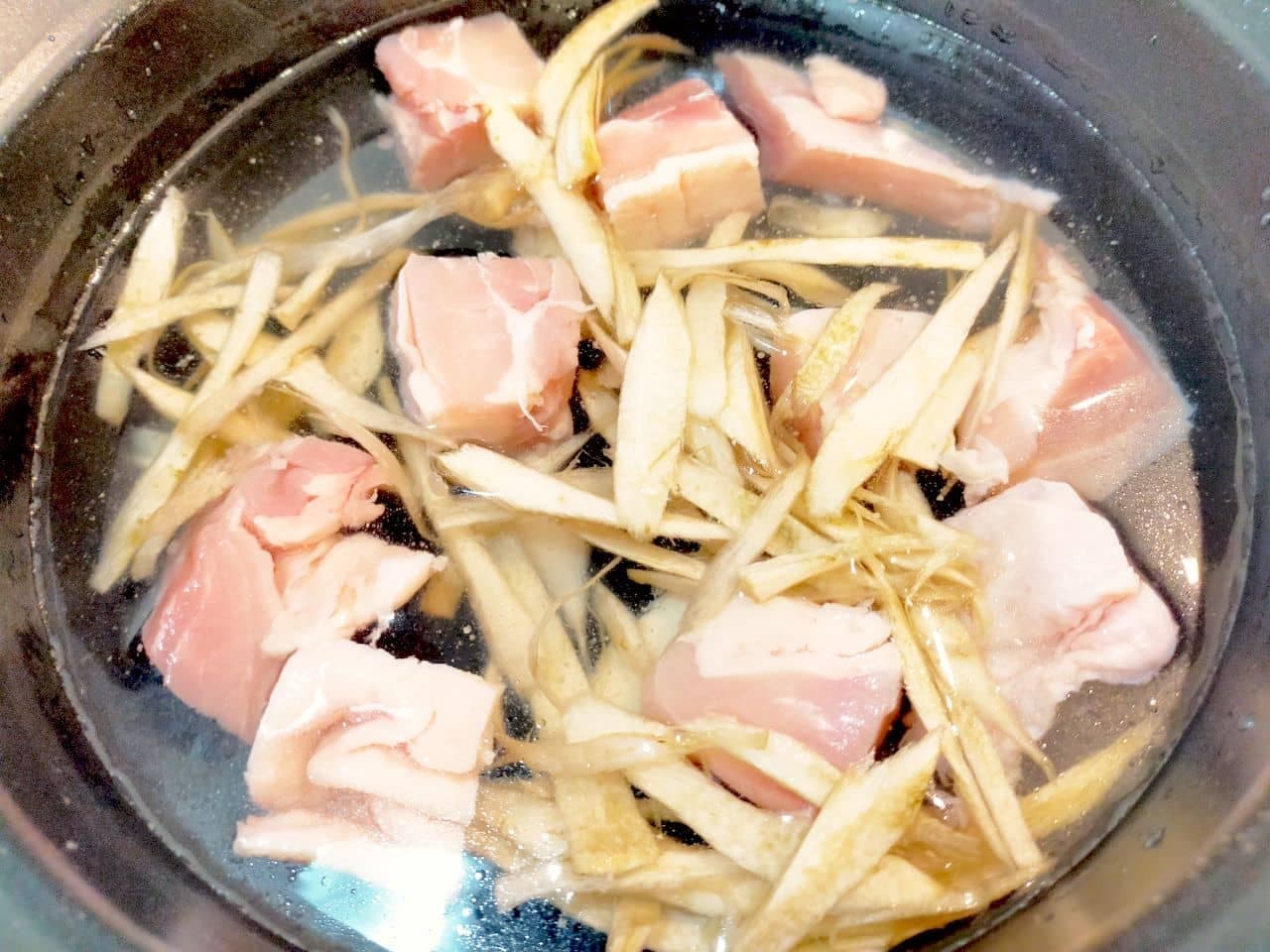 「鶏ごぼうの塩スープ煮」レシピ