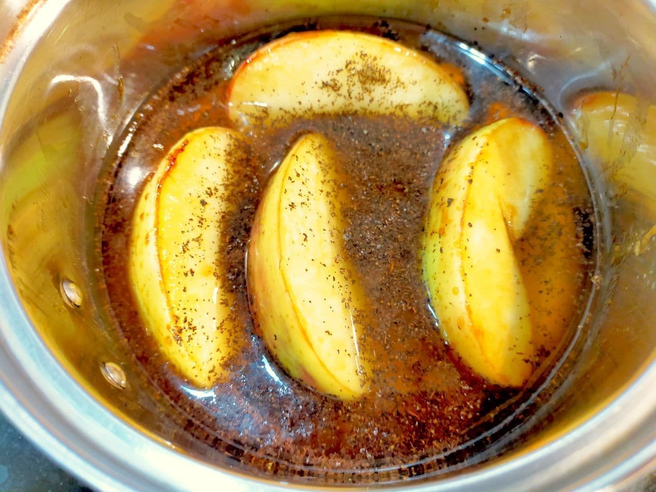 「りんごの紅茶煮」レシピ
