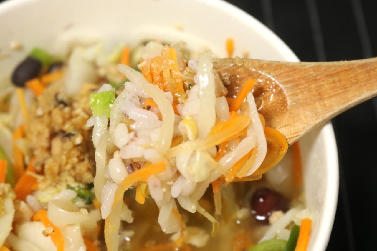 成城石井「国産鶏そぼろと十六穀米の4種豆のスープご飯」