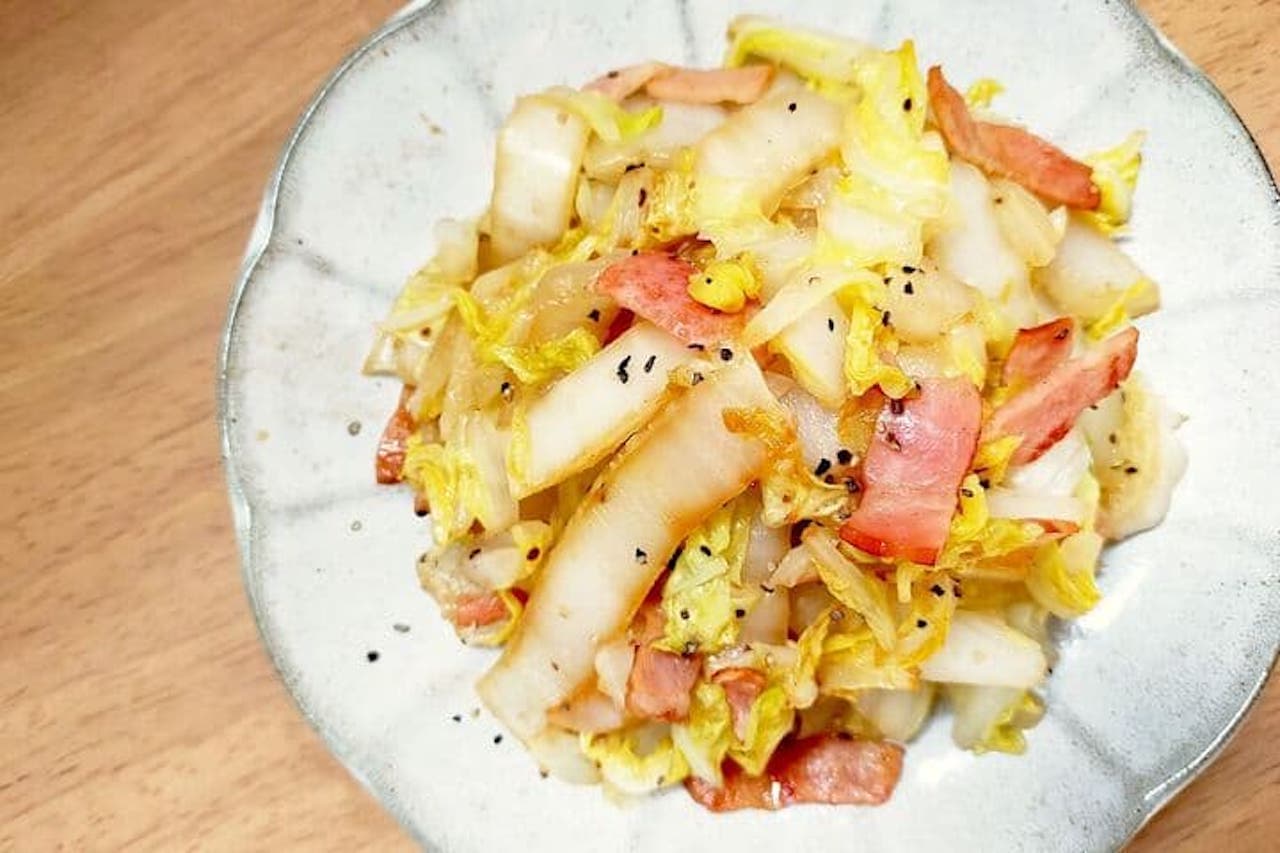Recipe "Chinese cabbage bacon stir-fried with butter"
