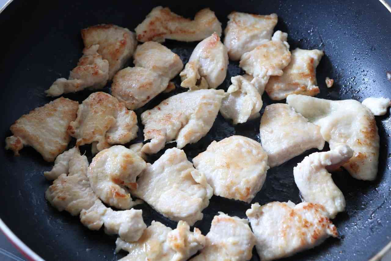 Grilled chicken breast with cheese