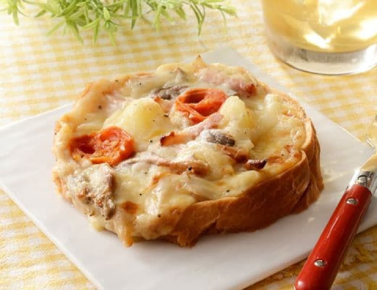 Lawson "Open Sandwich with 6 kinds of cheese and vegetables"