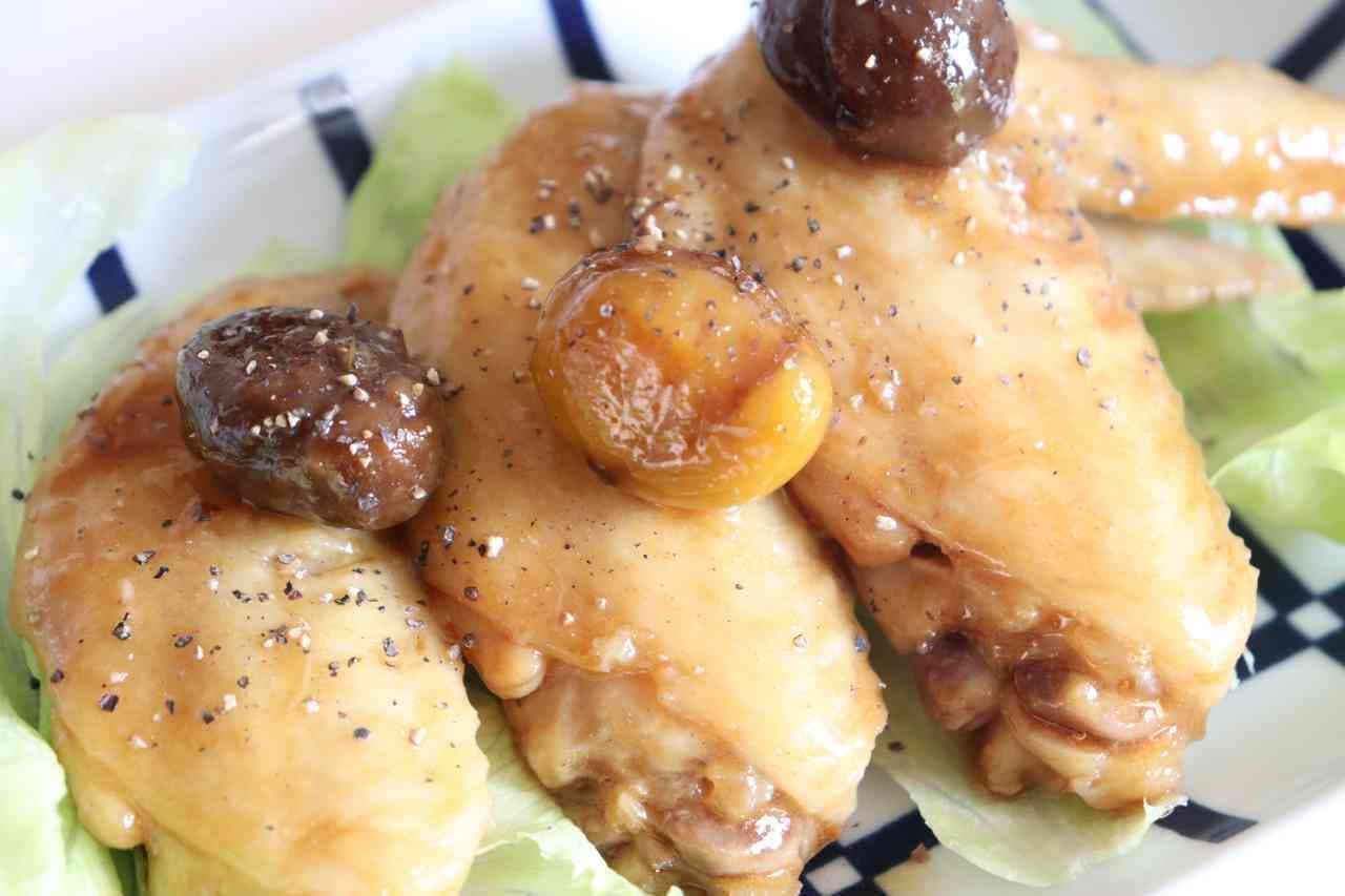 Boiled chicken wings and chestnuts in oyster sauce
